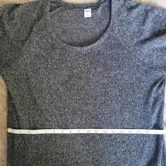 Old Navy SOFT & Comfy Lightweight Gray Sweater Medium - Picture 9 of 11